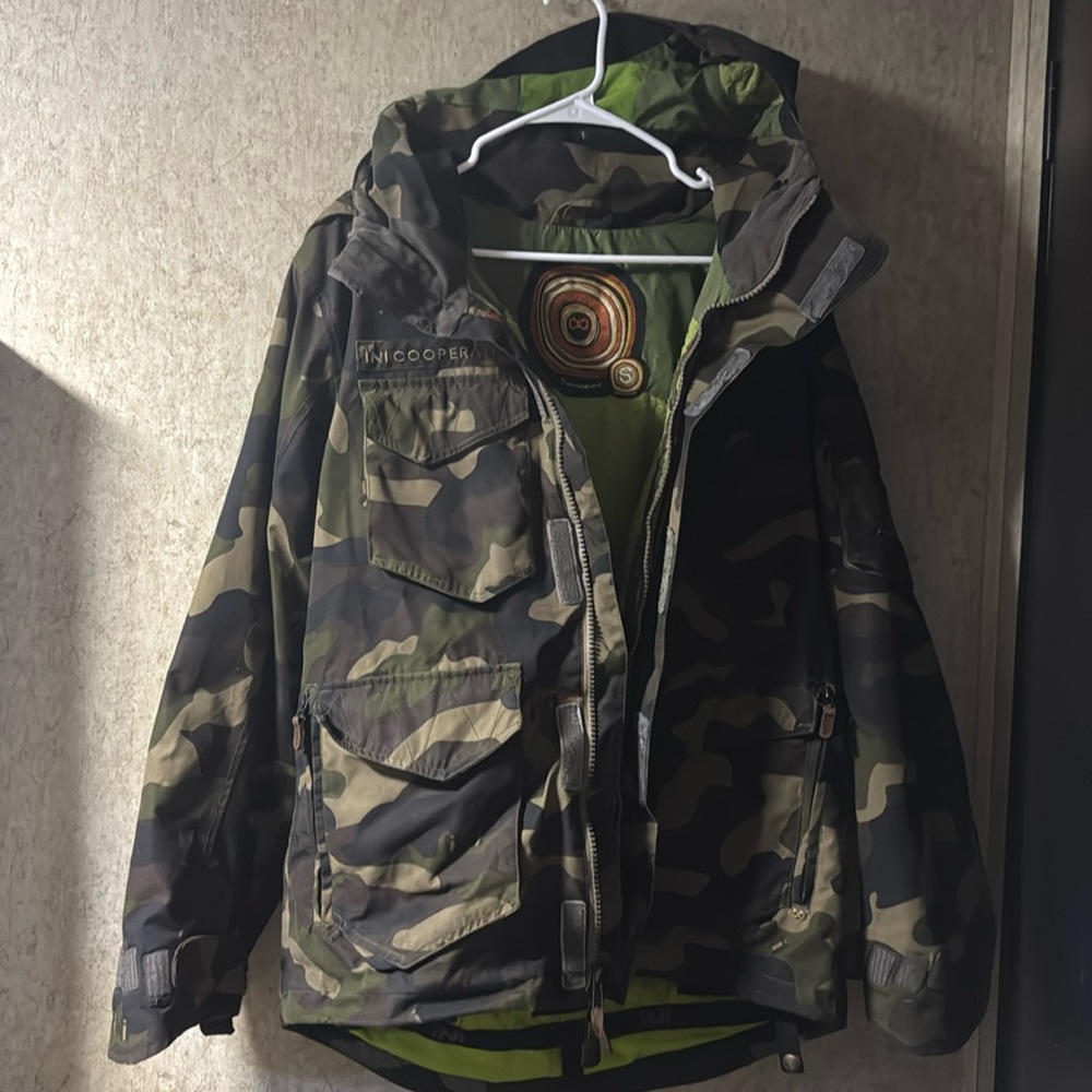 Ini cooperative winter coat men’s small